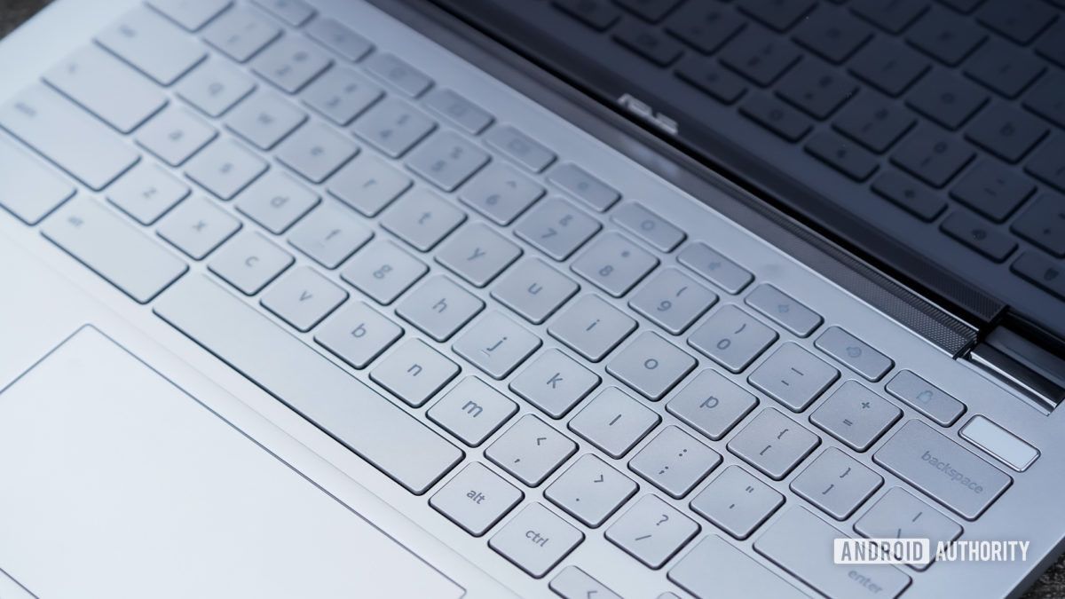Asus Chromebook Flip C436 review keyboard closeup